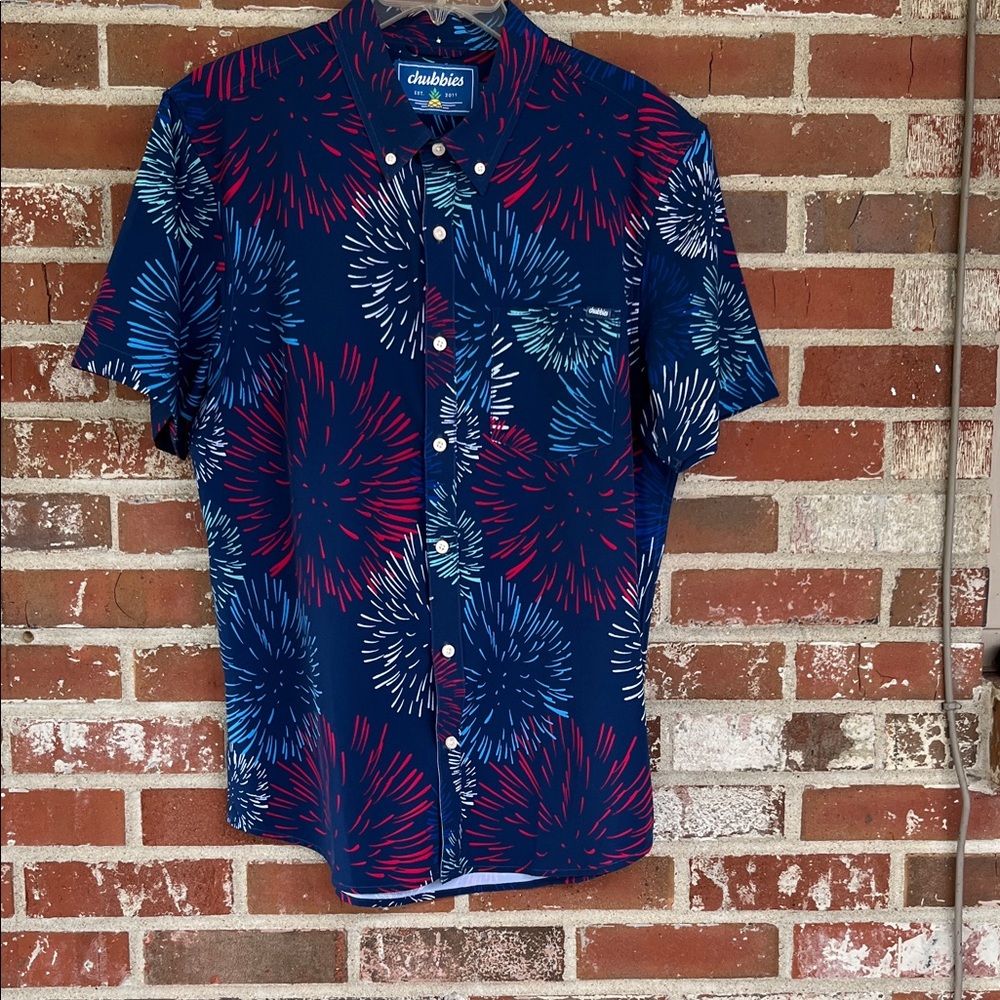 Chubbies Men's Red and Blue Firework Shirt